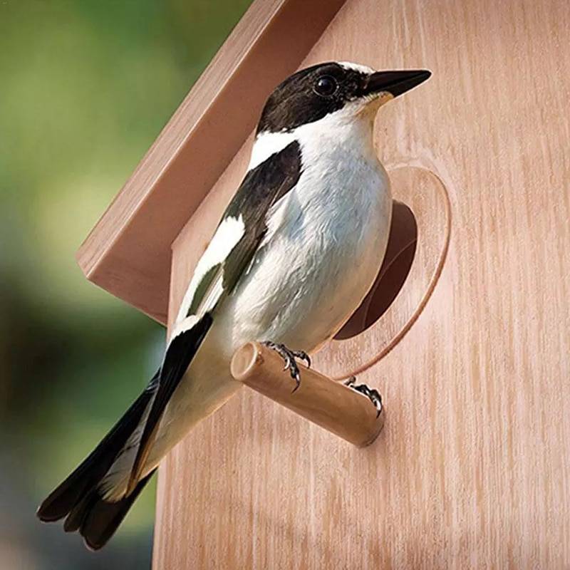 1Pcs DIY Wooden Bird House Breeding Cage Box Feeding Nest Garden Backyard Balcony Pendant Simulation Fence Birdhouse Home Decor